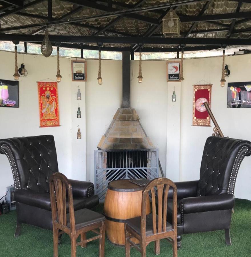 Icebergs Mussoorie - A Boutique Stay And 24 Hrs Roof Top Cafe Екстериор снимка