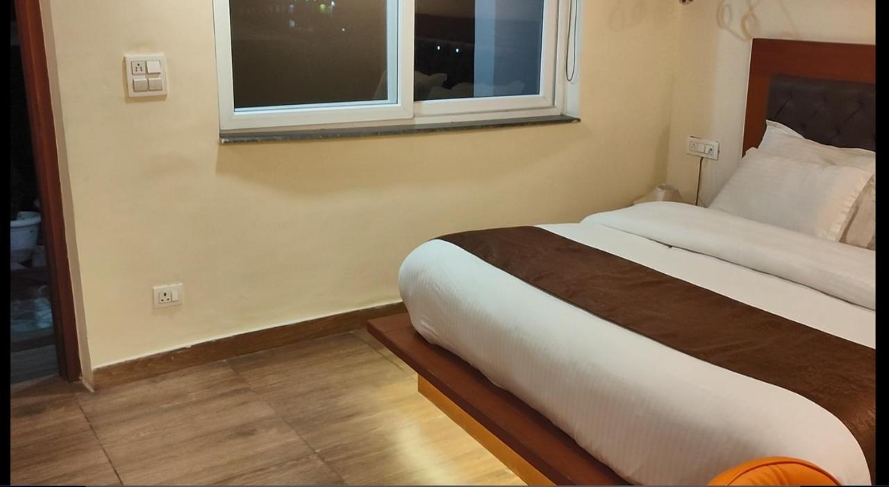 Icebergs Mussoorie - A Boutique Stay And 24 Hrs Roof Top Cafe Екстериор снимка