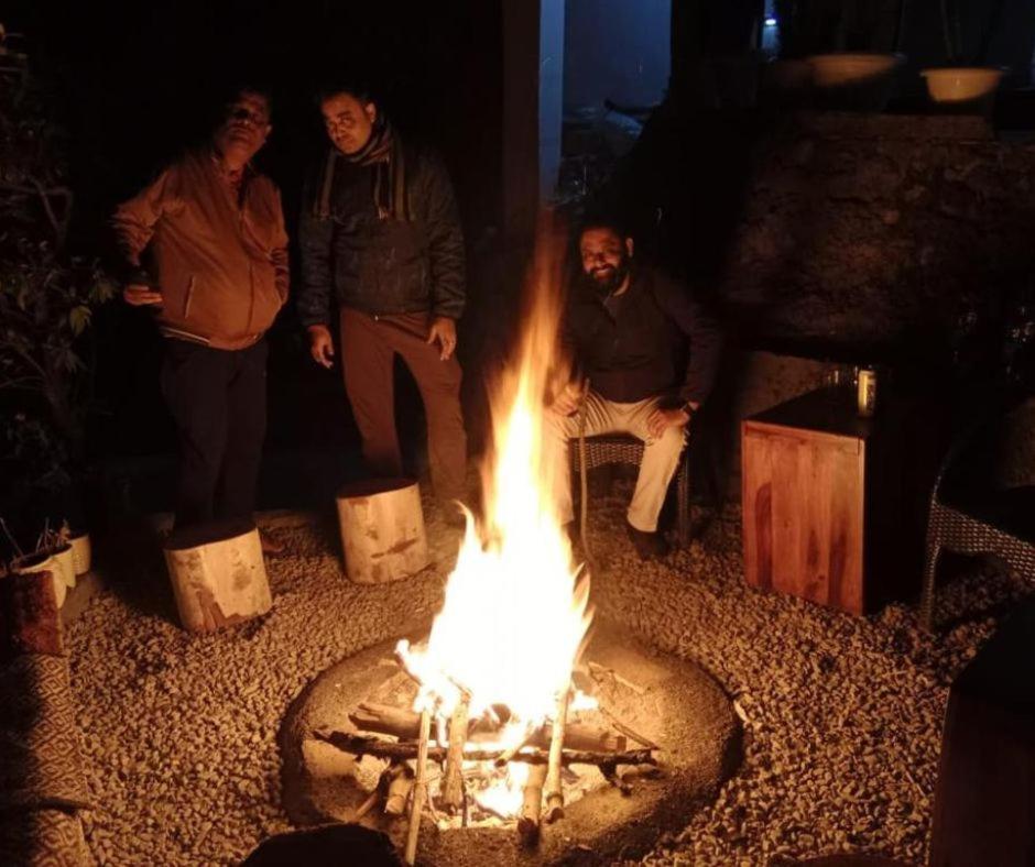 Icebergs Mussoorie - A Boutique Stay And 24 Hrs Roof Top Cafe Екстериор снимка