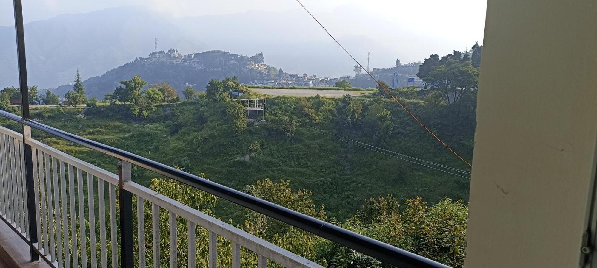 Icebergs Mussoorie - A Boutique Stay And 24 Hrs Roof Top Cafe Екстериор снимка