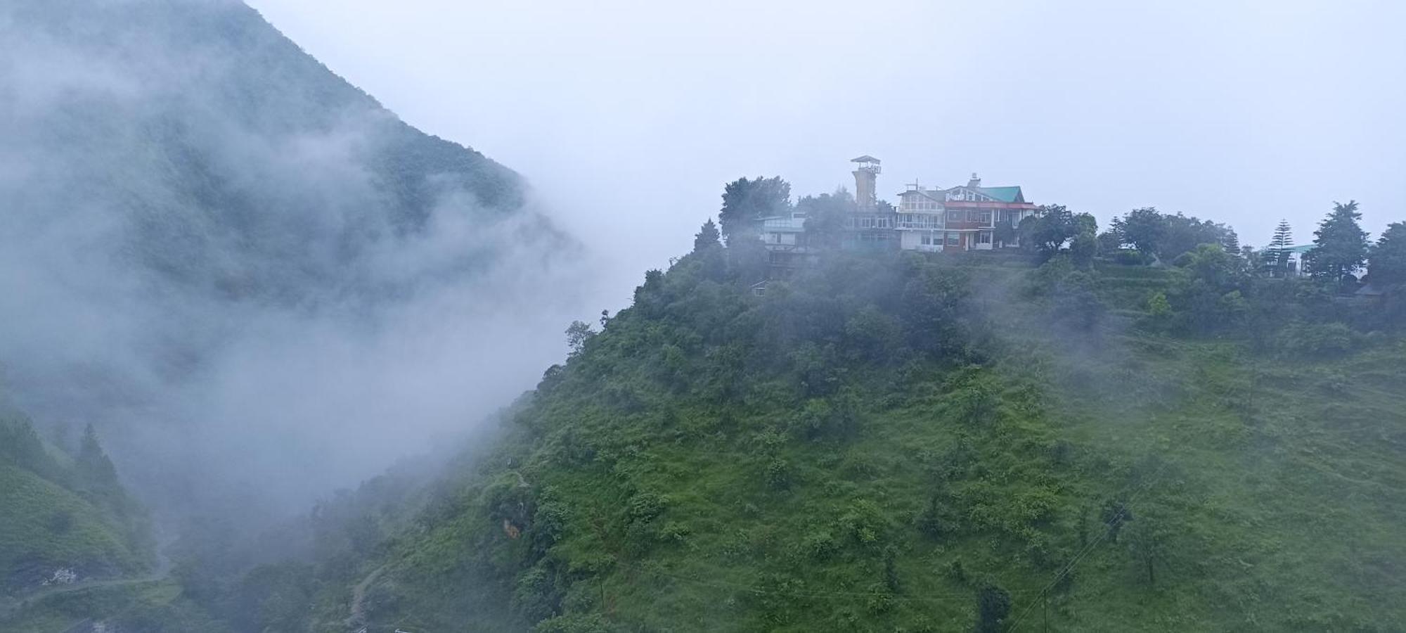 Icebergs Mussoorie - A Boutique Stay And 24 Hrs Roof Top Cafe Екстериор снимка
