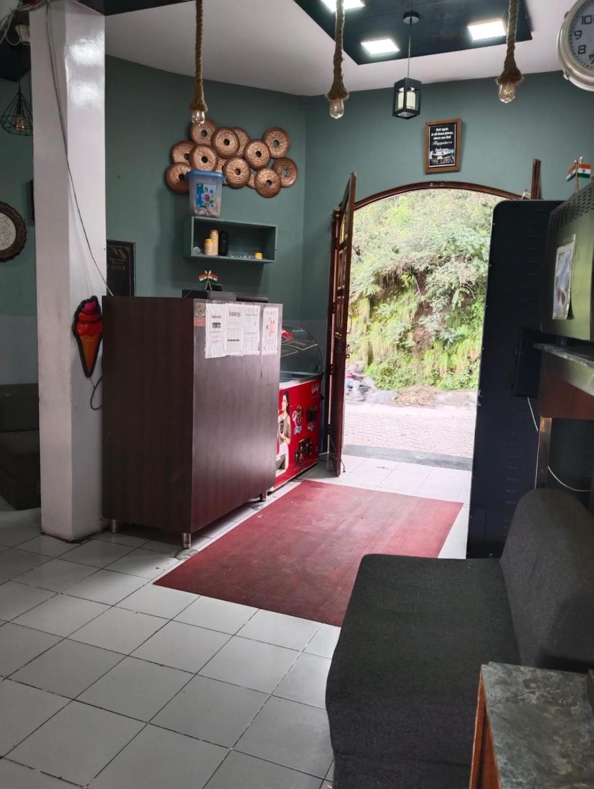 Icebergs Mussoorie - A Boutique Stay And 24 Hrs Roof Top Cafe Екстериор снимка