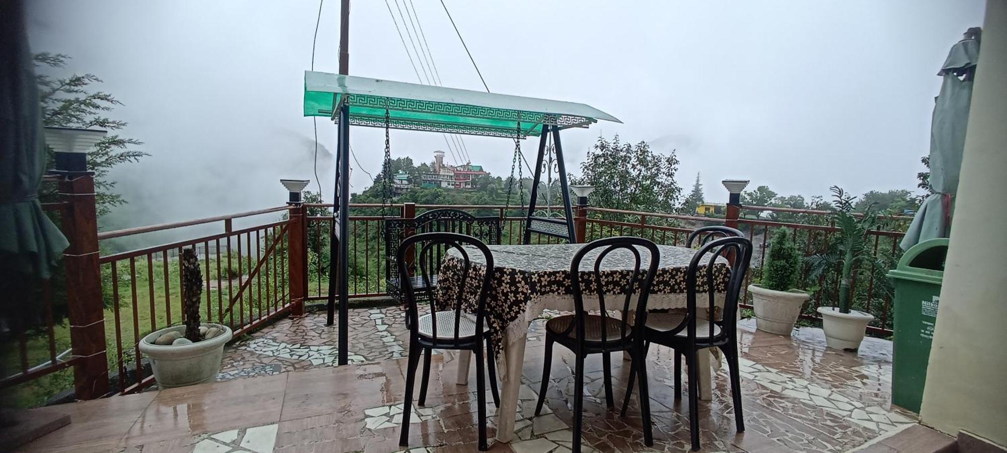 Icebergs Mussoorie - A Boutique Stay And 24 Hrs Roof Top Cafe Екстериор снимка