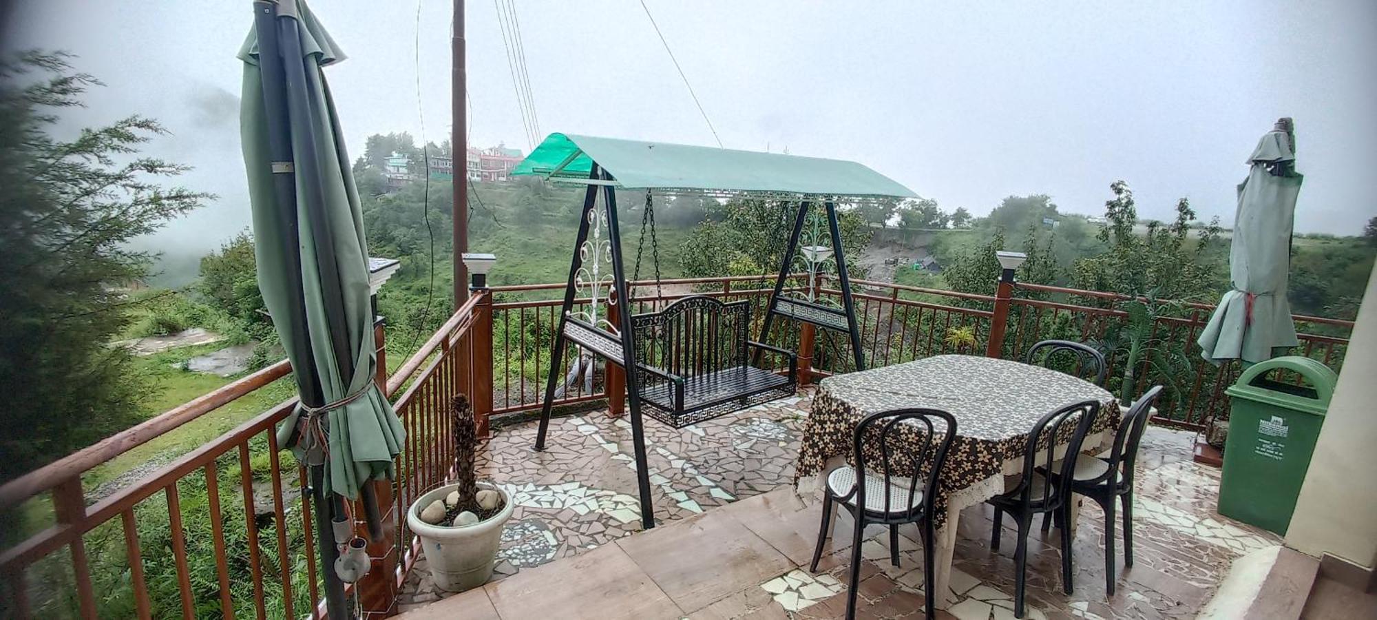 Icebergs Mussoorie - A Boutique Stay And 24 Hrs Roof Top Cafe Екстериор снимка