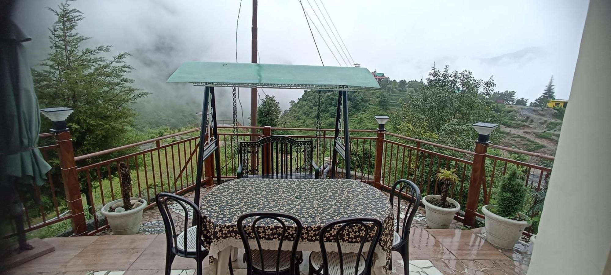 Icebergs Mussoorie - A Boutique Stay And 24 Hrs Roof Top Cafe Екстериор снимка