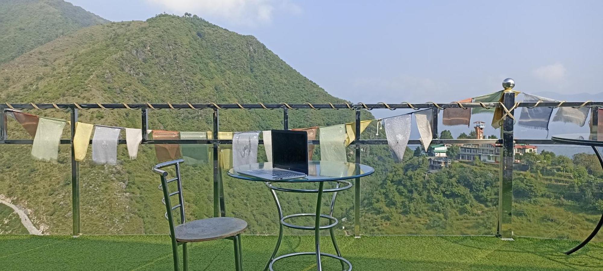 Icebergs Mussoorie - A Boutique Stay And 24 Hrs Roof Top Cafe Екстериор снимка
